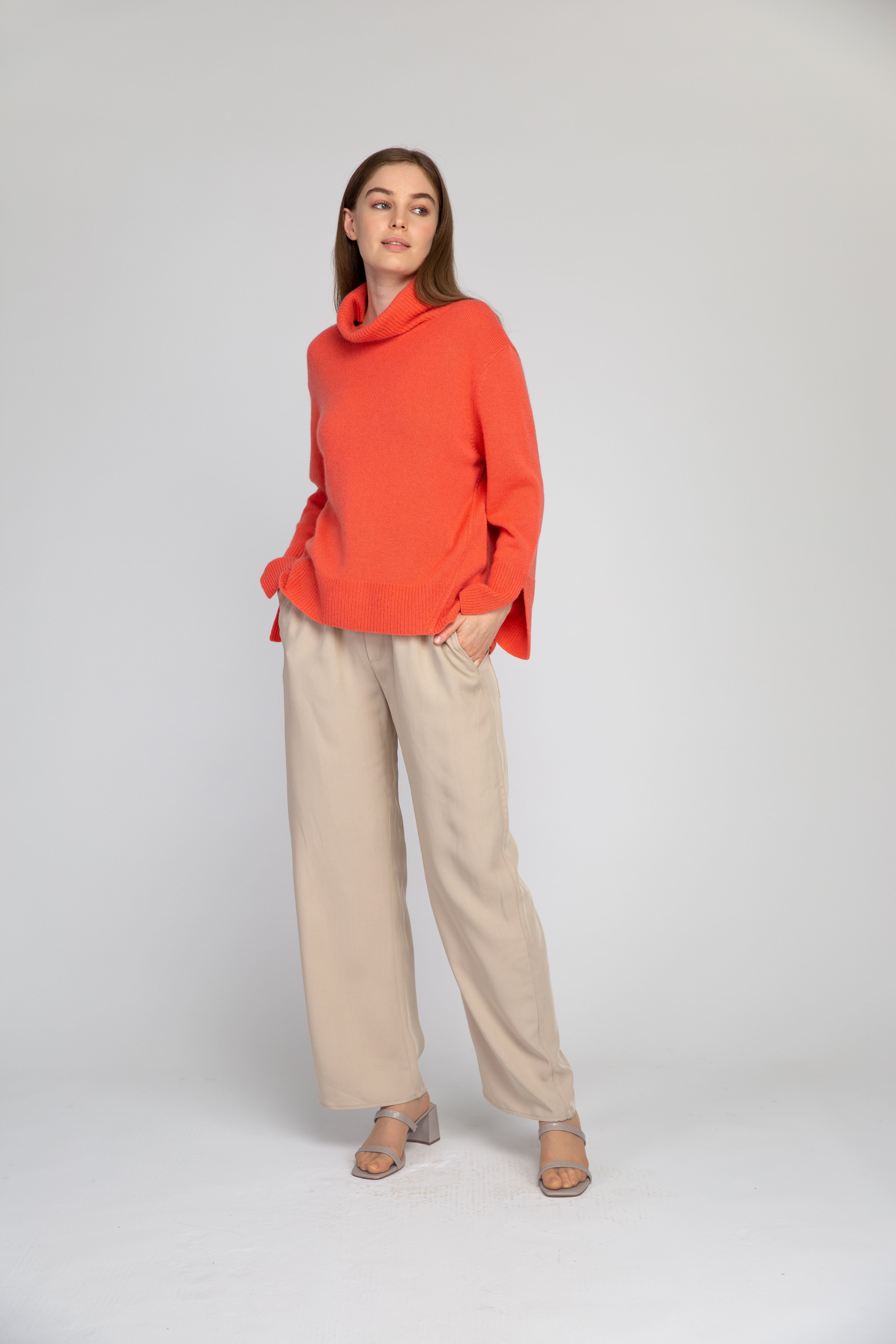 VAN KUKIL ROLL NECK SLIT CUFF