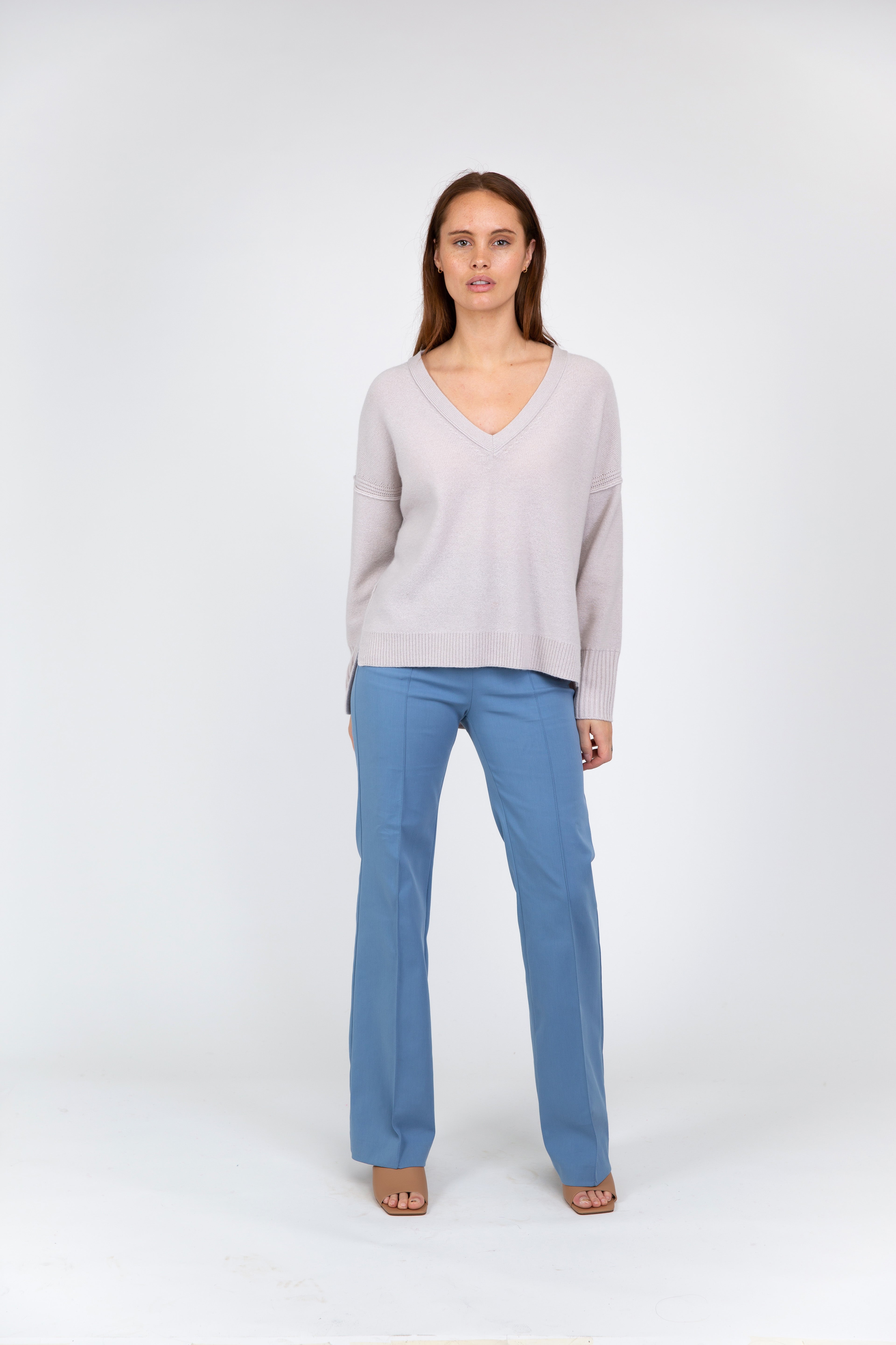 Van Kukil Relaxed V-Neck Cashmere Sweater