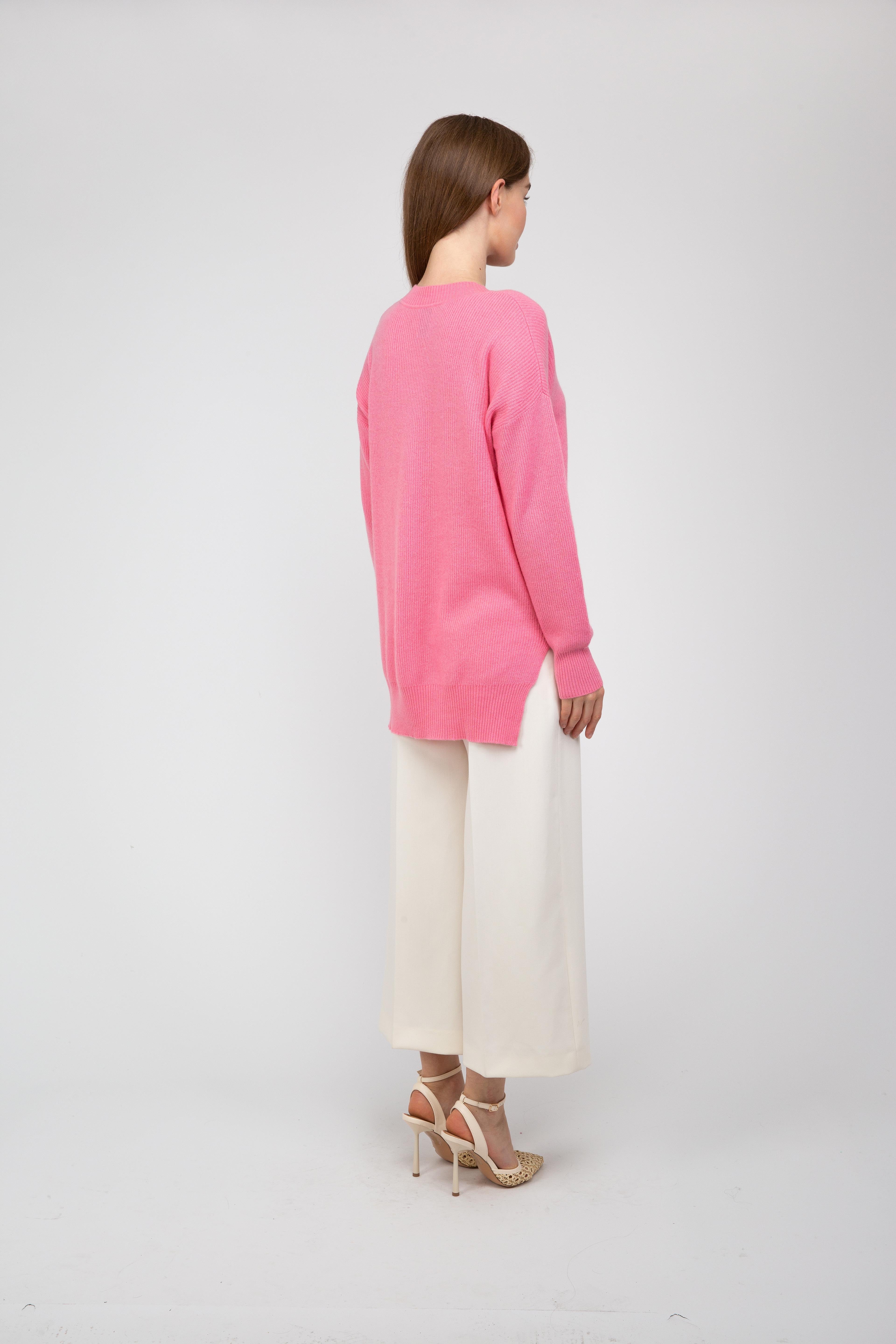 Van Kukil Cashmere Cable-Knit V-Neck Sweater