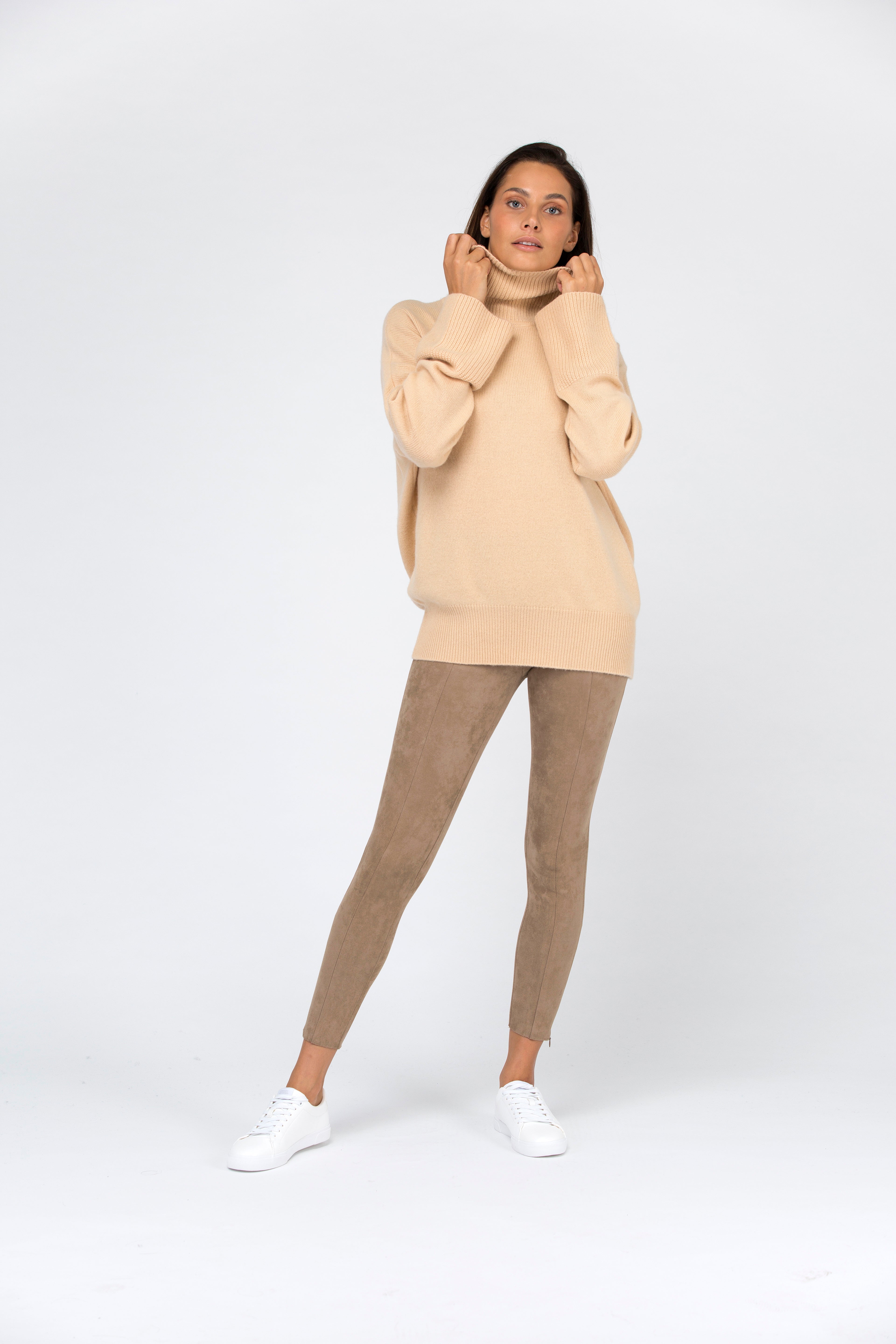 VAN KUKIL ROLL NECK LOOSE FIT JUMPER