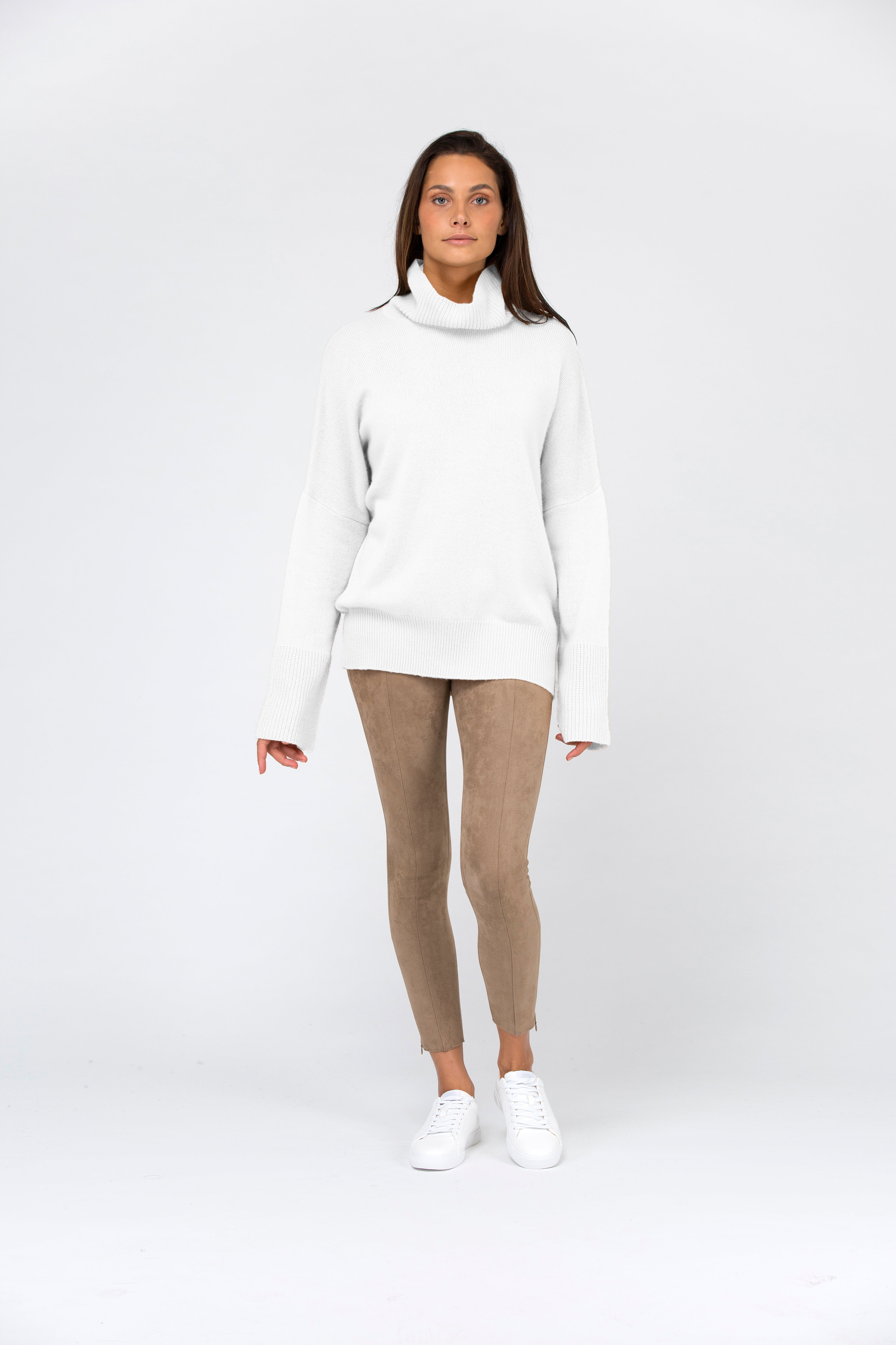 VAN KUKIL ROLL NECK LOOSE FIT JUMPER