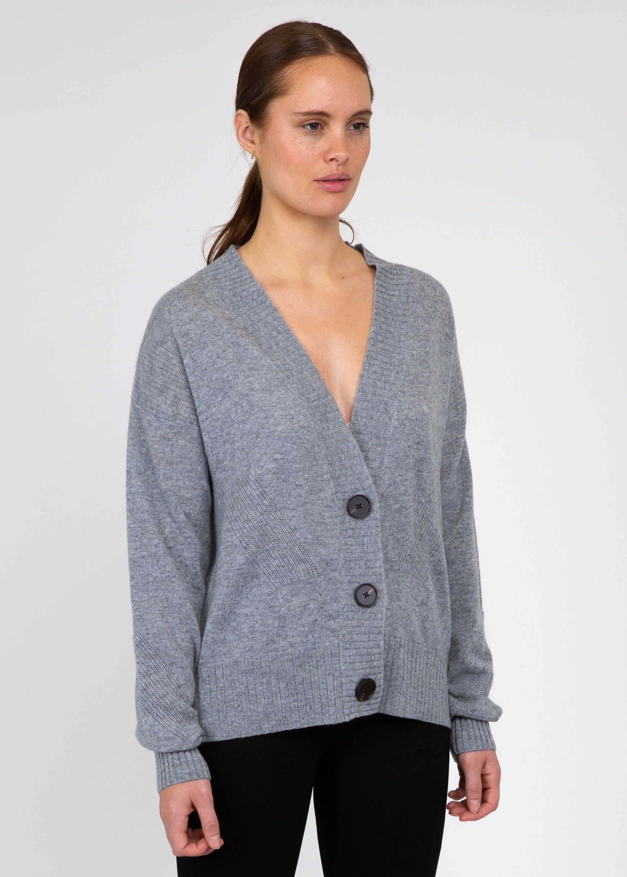 VAN KUKIL V NECK CARDIGAN