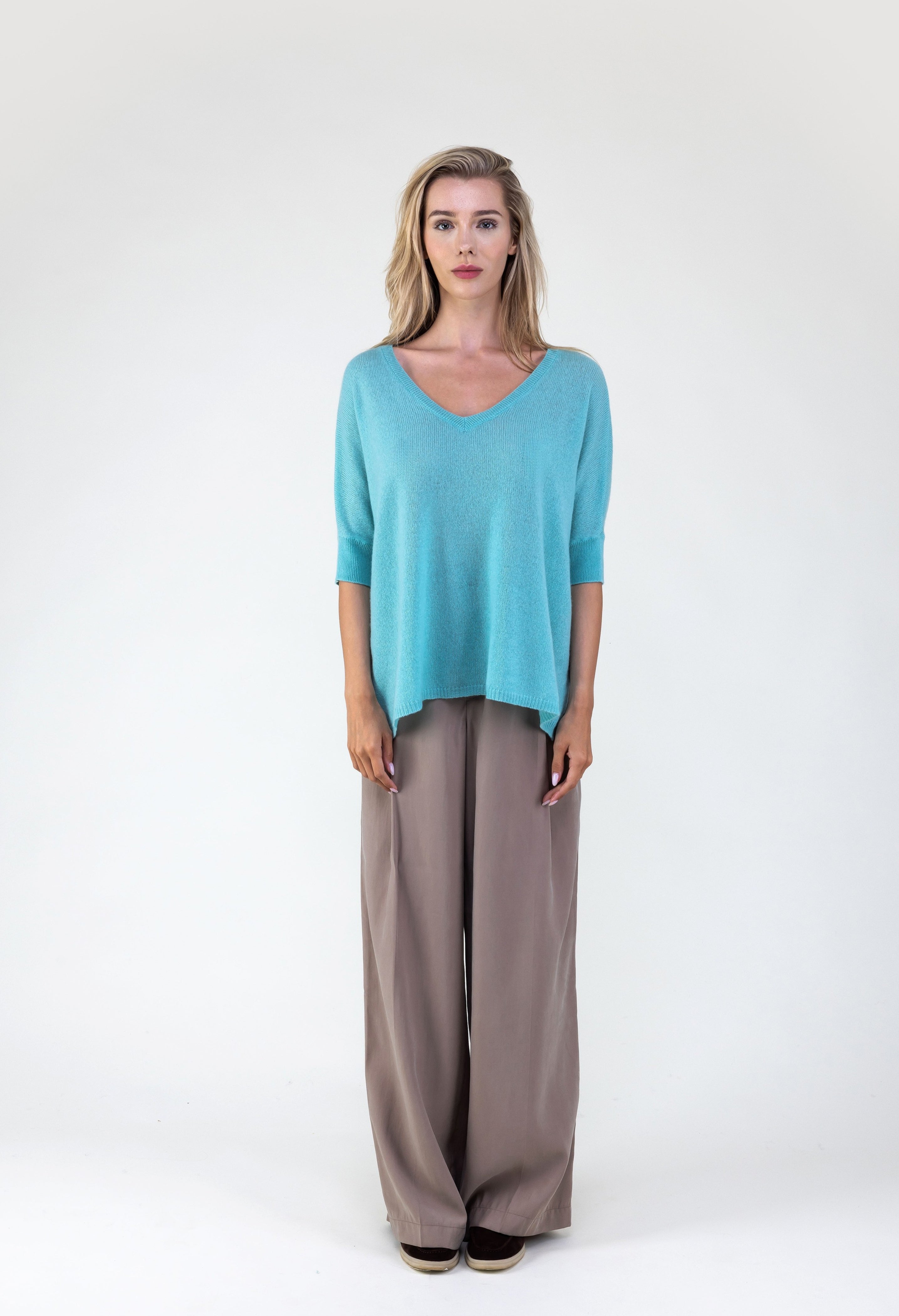 Van Kukil Cashmere Relaxed V-Neck Sweater
