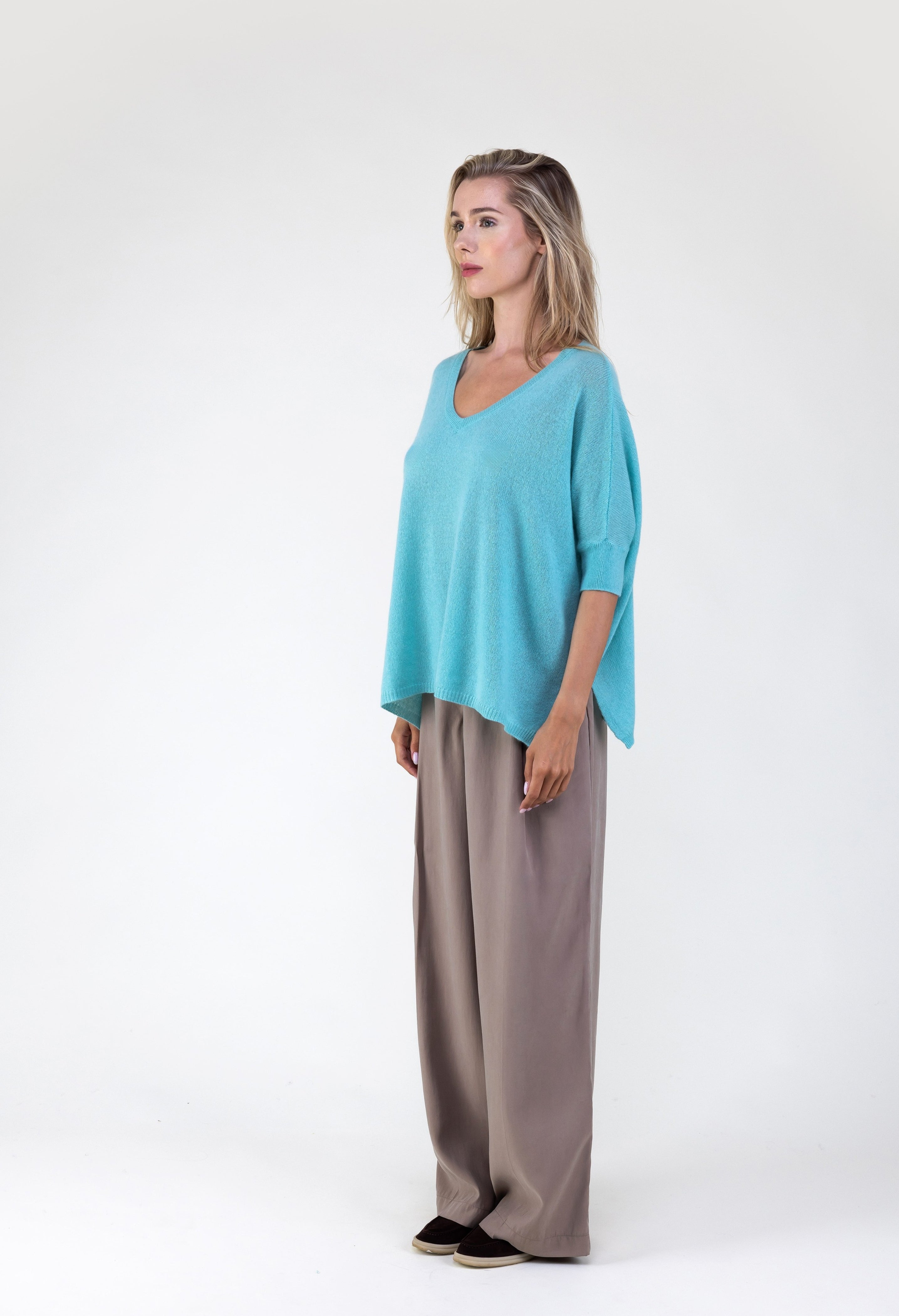 Van Kukil Cashmere Relaxed V-Neck Sweater