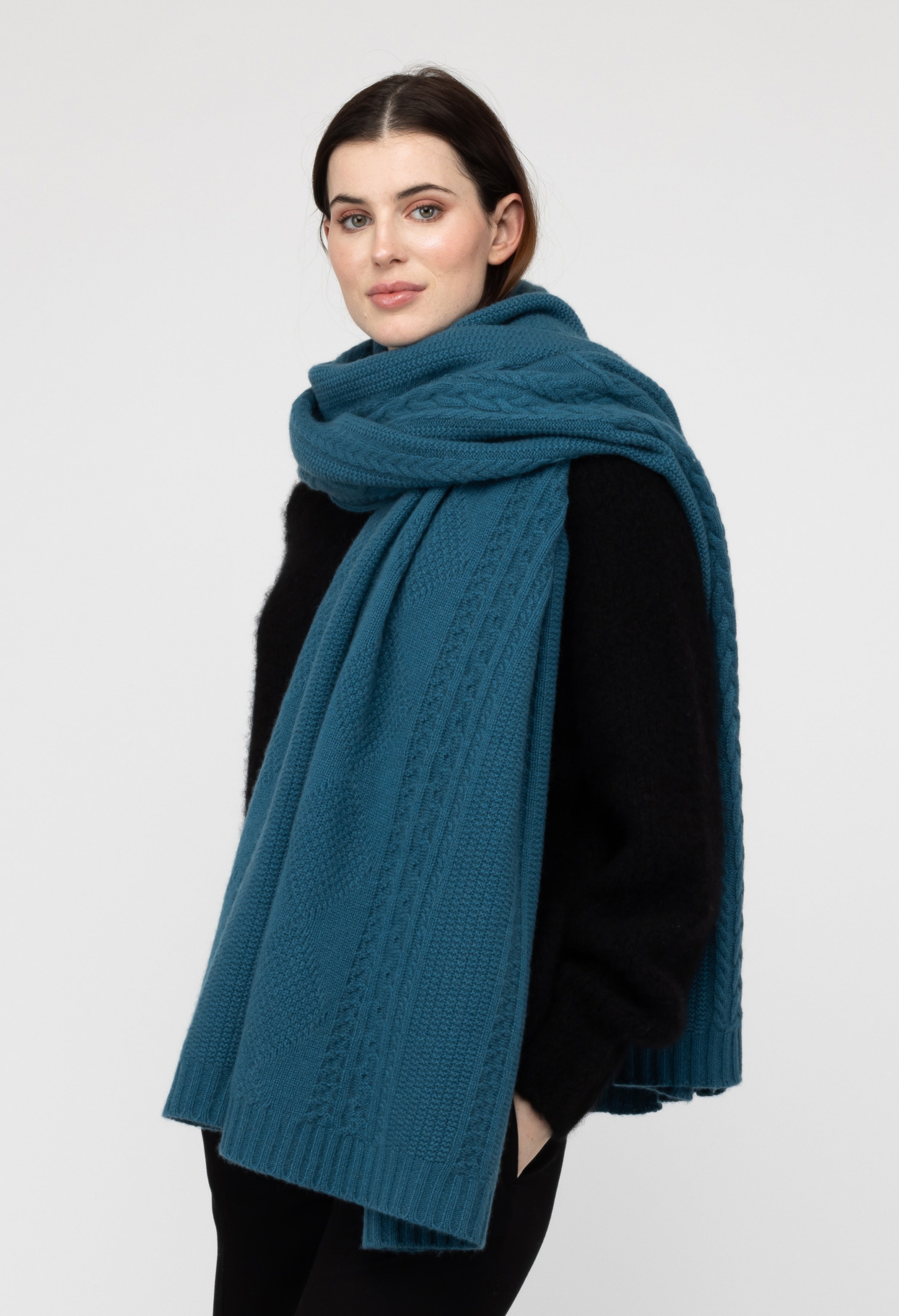Van Kukil Cashmere Cable-Knit Scarf