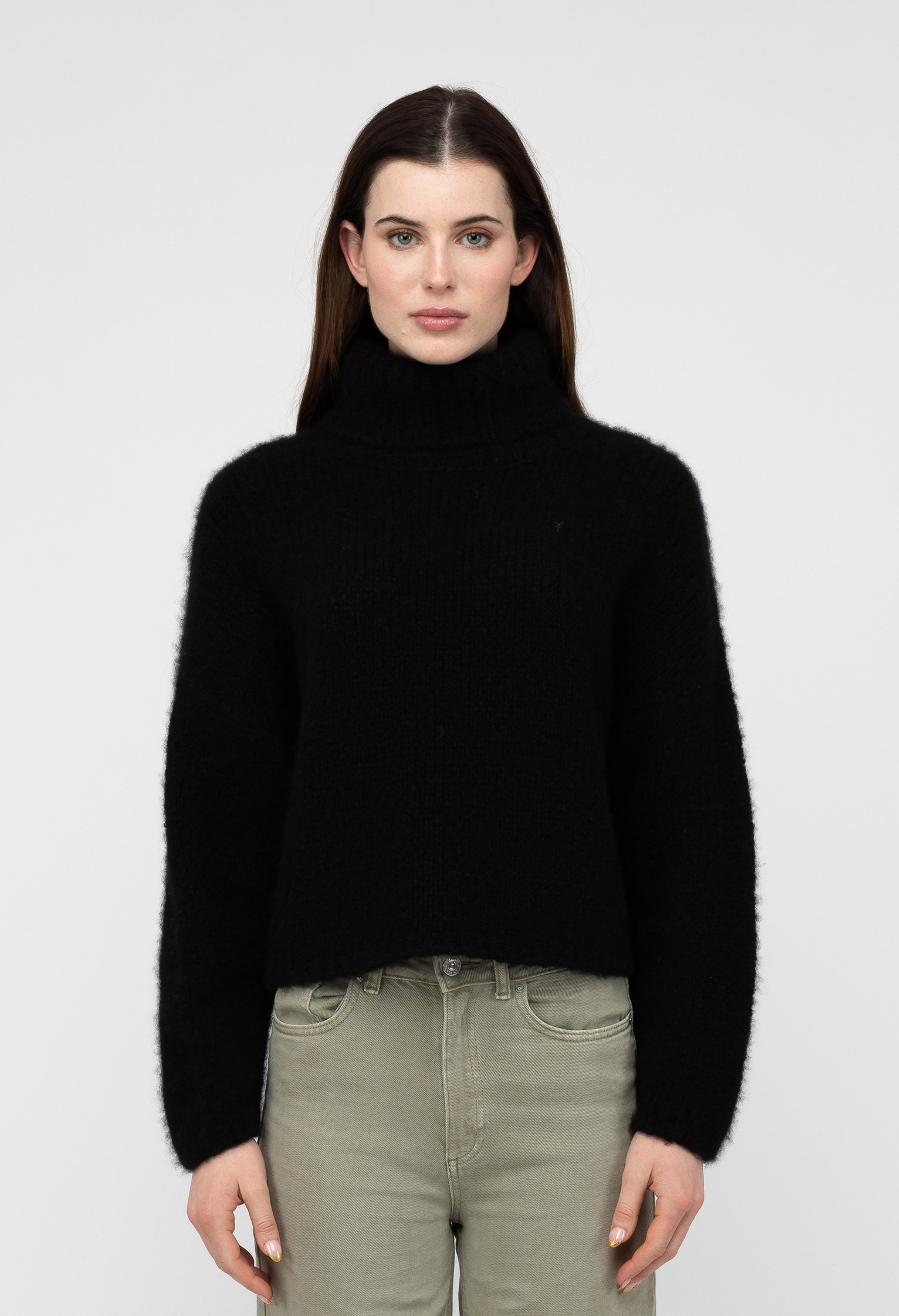 Van Kukil Cashmere Chunky Turtleneck Sweater