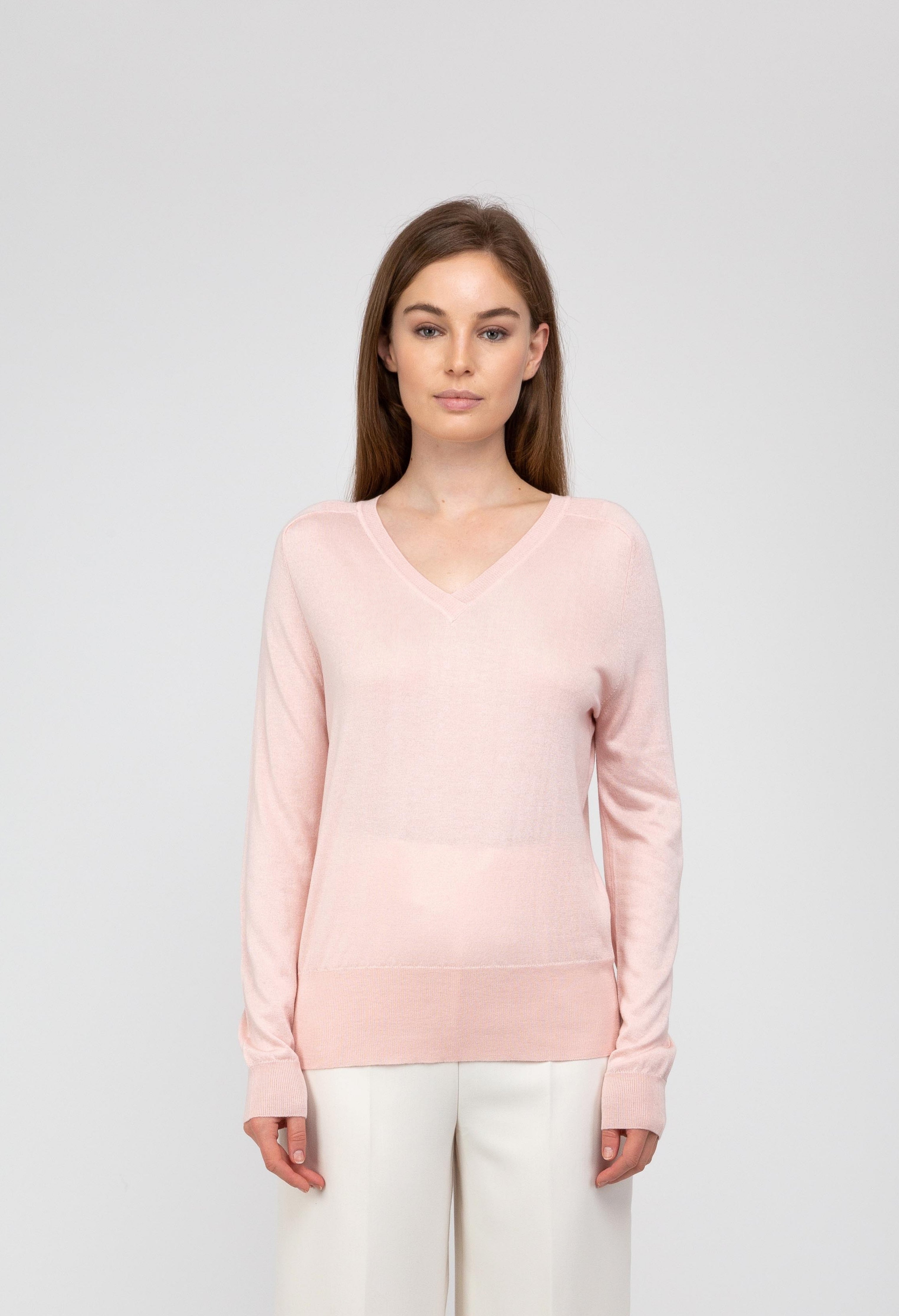 Van Kukil Cashmere Classic V-Neck Jumper