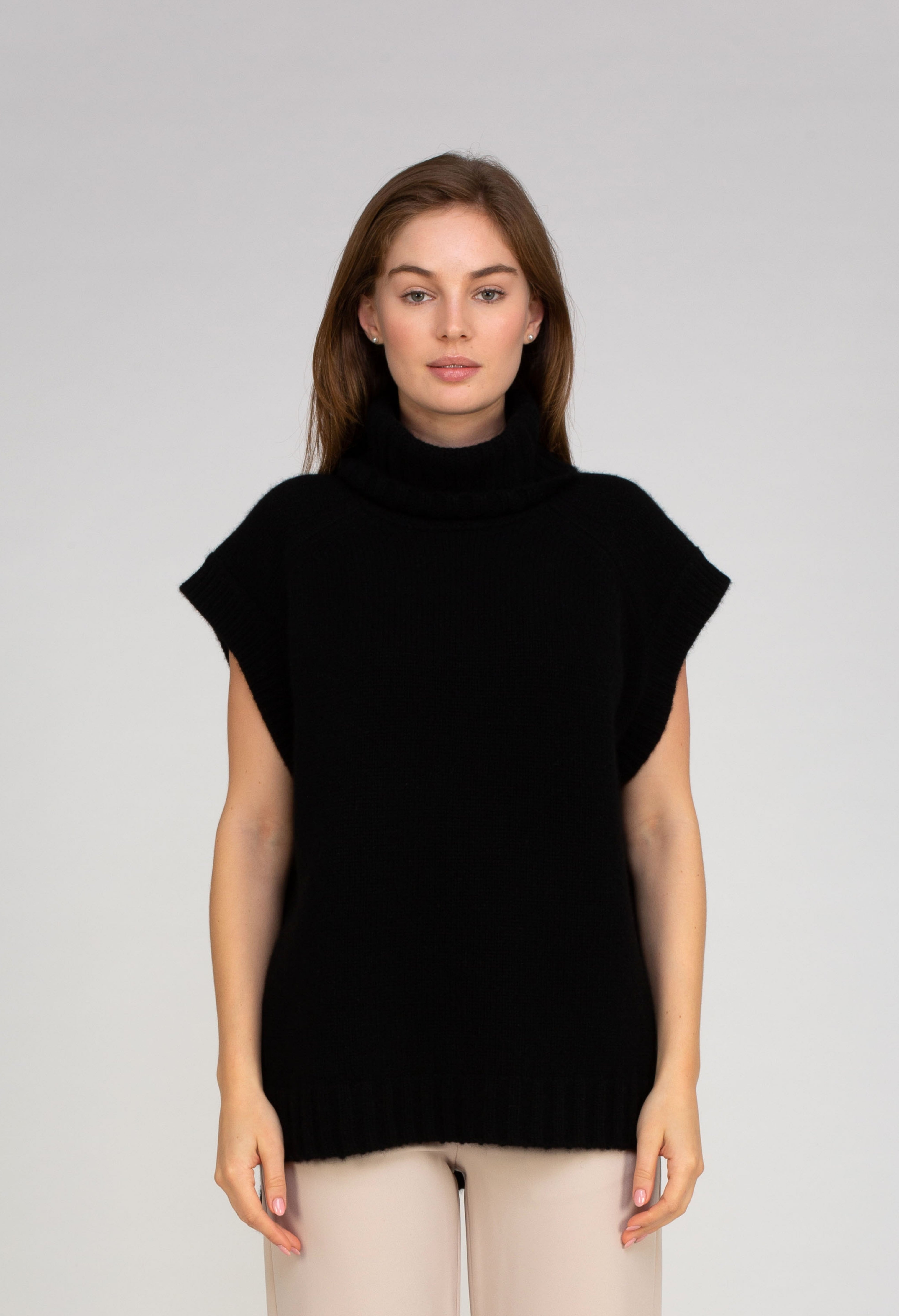 Van Kukil Sleeveless Turtleneck Jumper