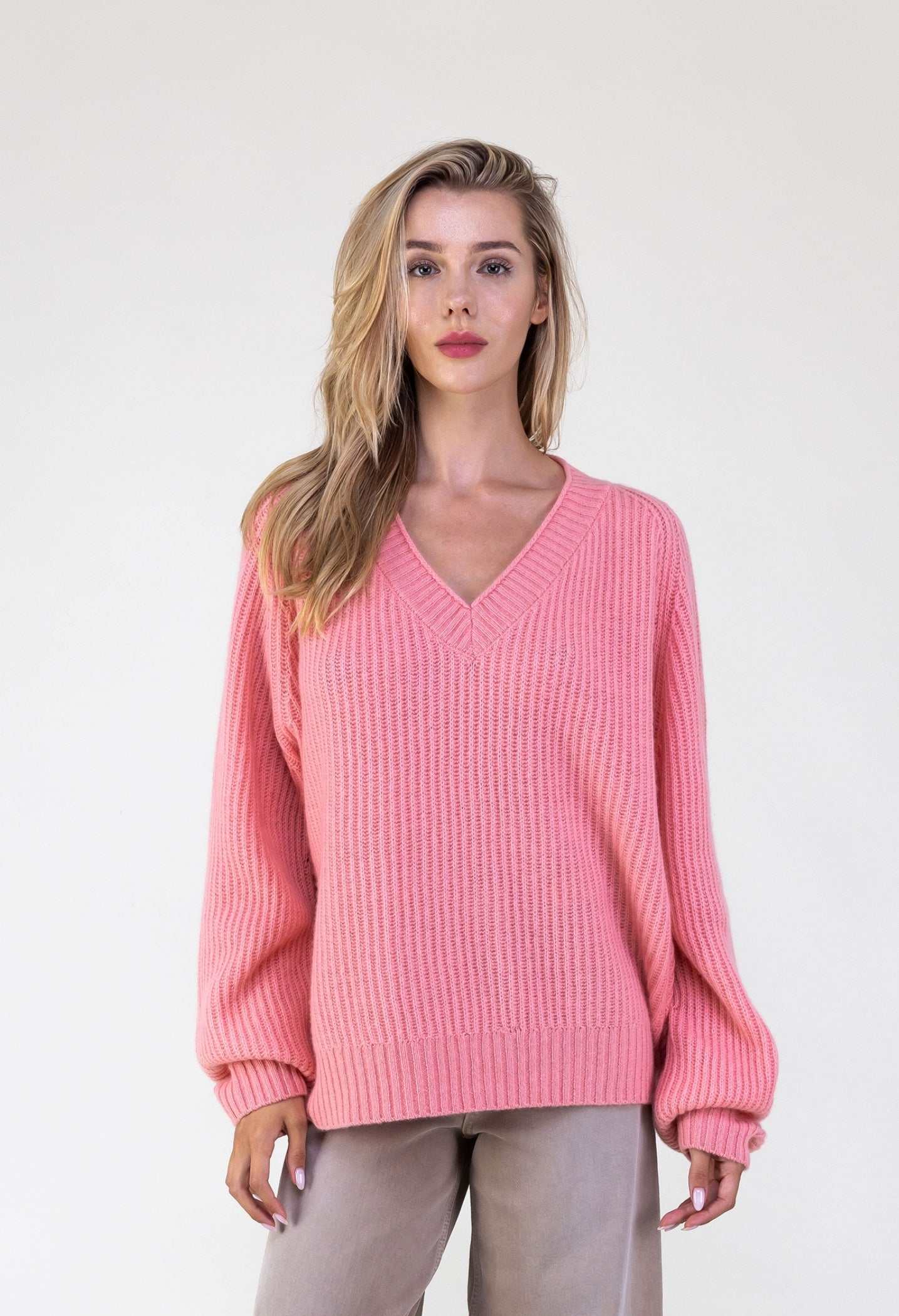 Van Kukil 100% Cashmere V-Neck Sweater