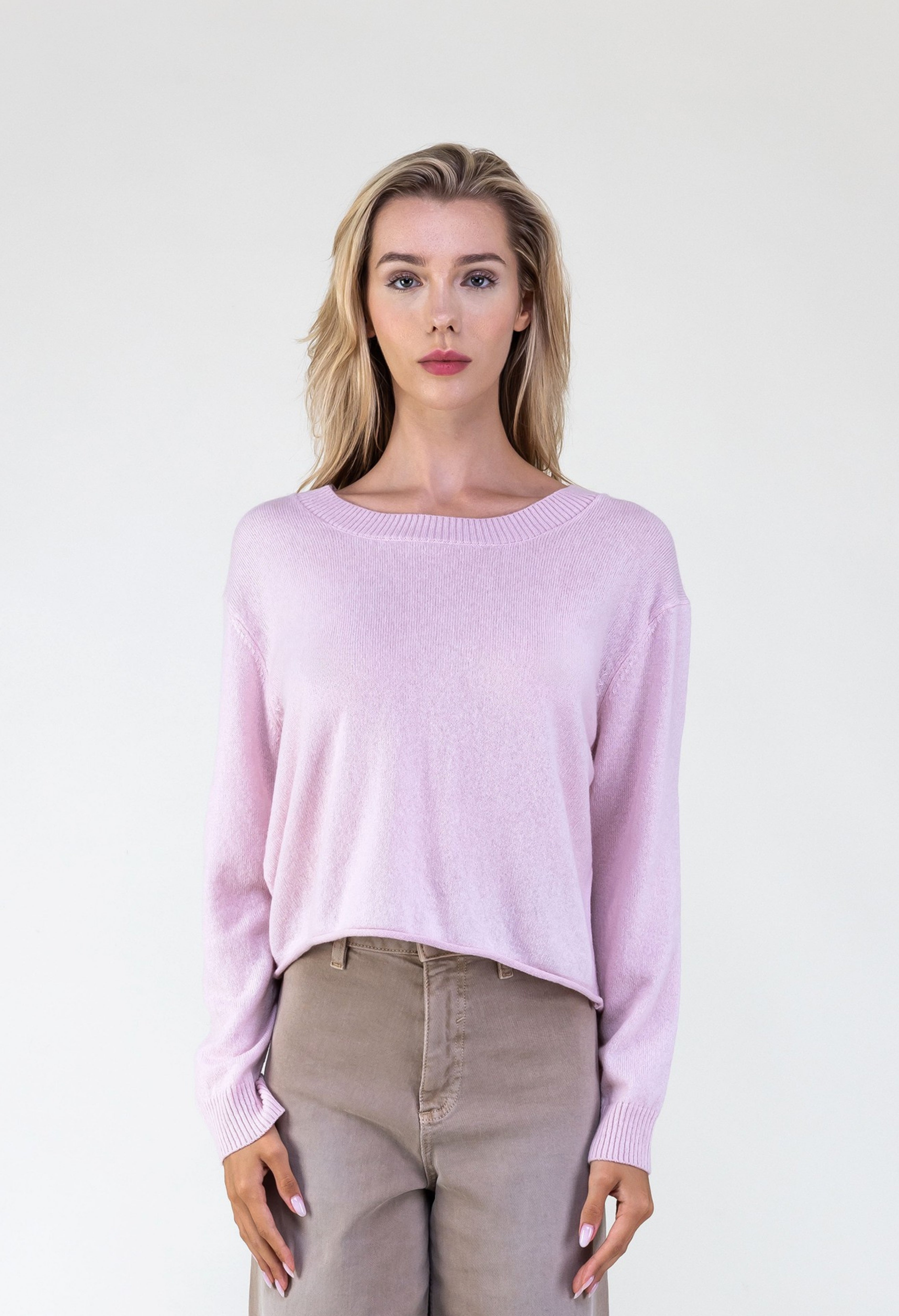 Van Kukil Lightweight Crew Neck Sweater