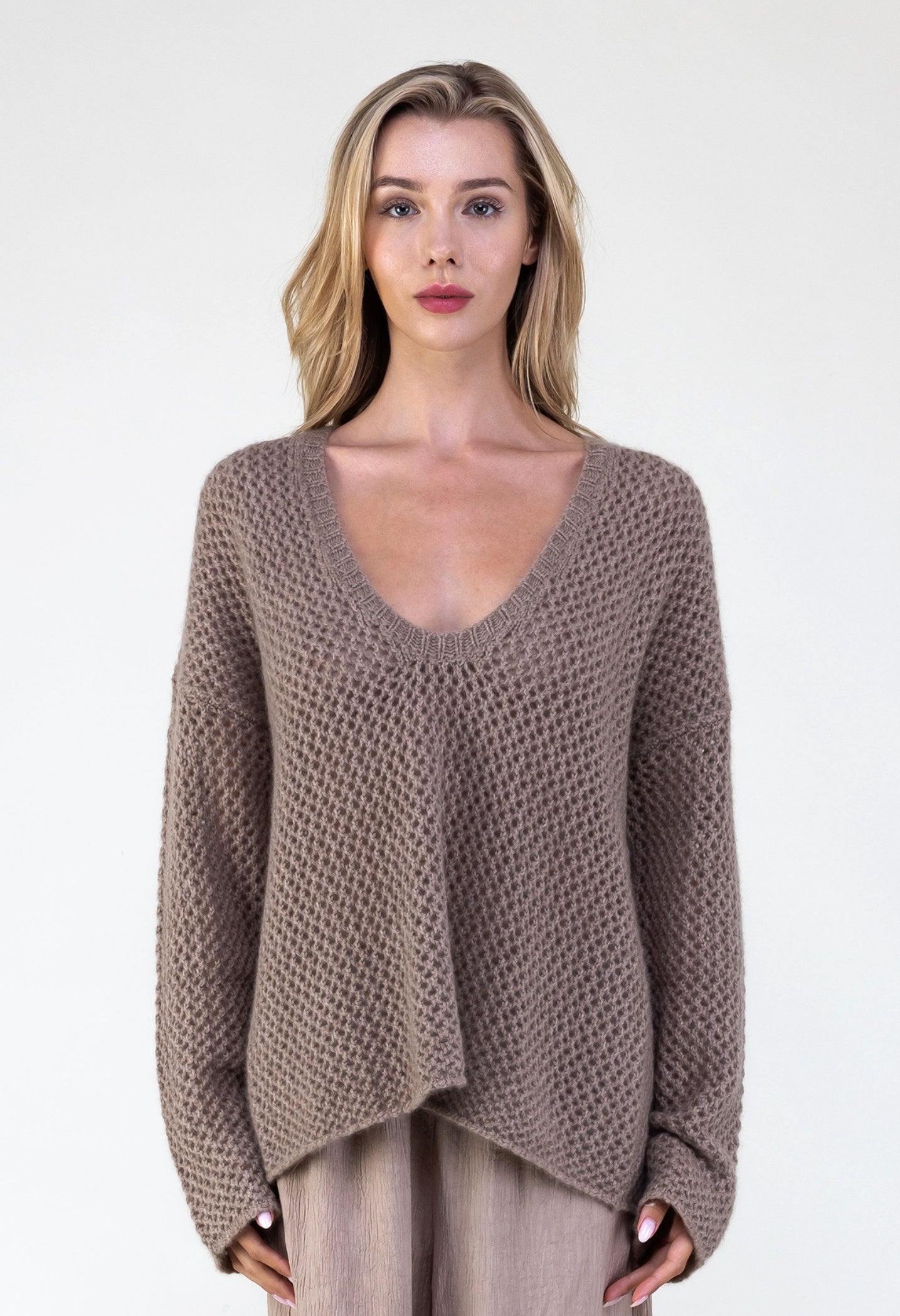 Van Kukil Cashmere Textured V-Neck Sweater
